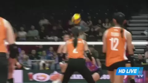 Poster siaran Farm Fresh Foxies Women VS Choco Mucho Flying Titans Women